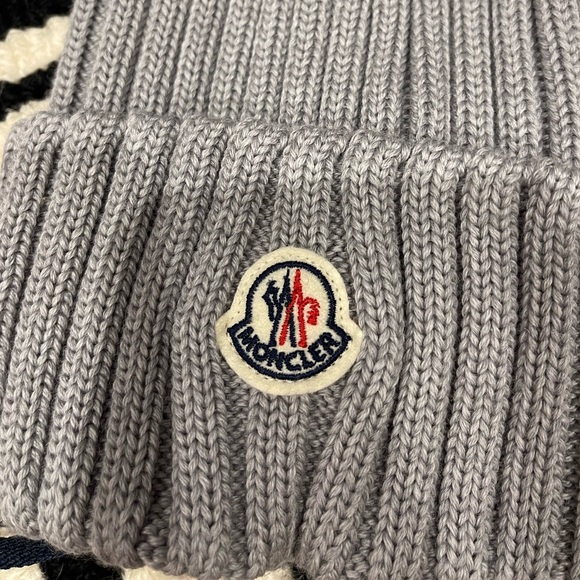 Moncler grey fox fur Pom Pom beanie - Picture 4 of 4